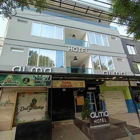 Hotel Aura Меделин Екстериор снимка