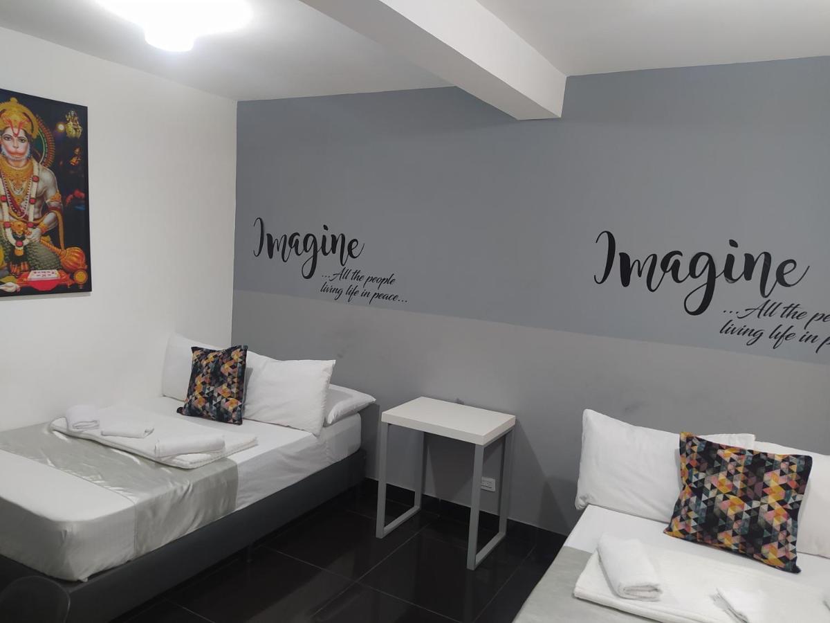 Hotel Aura Меделин Екстериор снимка