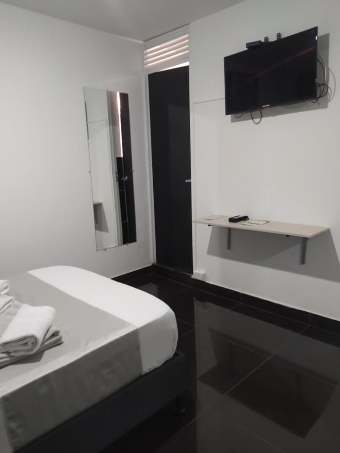 Hotel Aura Меделин Екстериор снимка