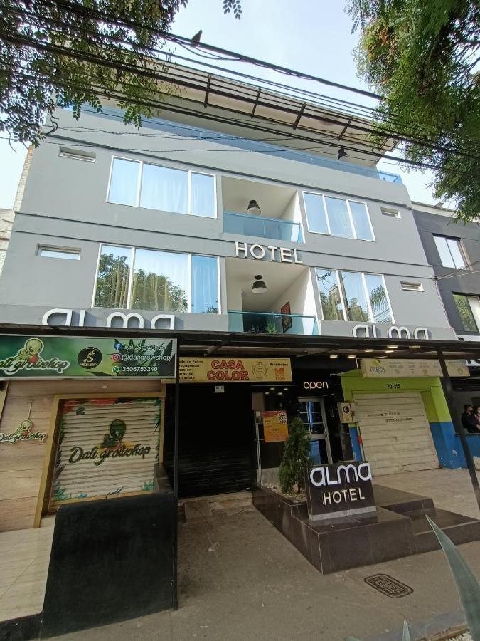 Hotel Aura Меделин Екстериор снимка